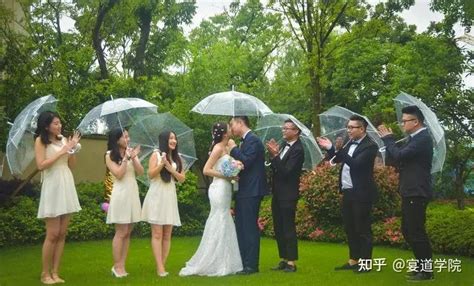 结婚下雨|结婚当天下雨婆婆说我不吉利？婚礼当天下雨有什么寓意兆头